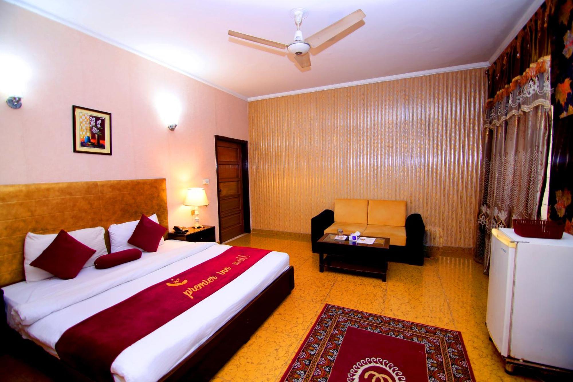Premier Inn Mall Lahore Exterior photo